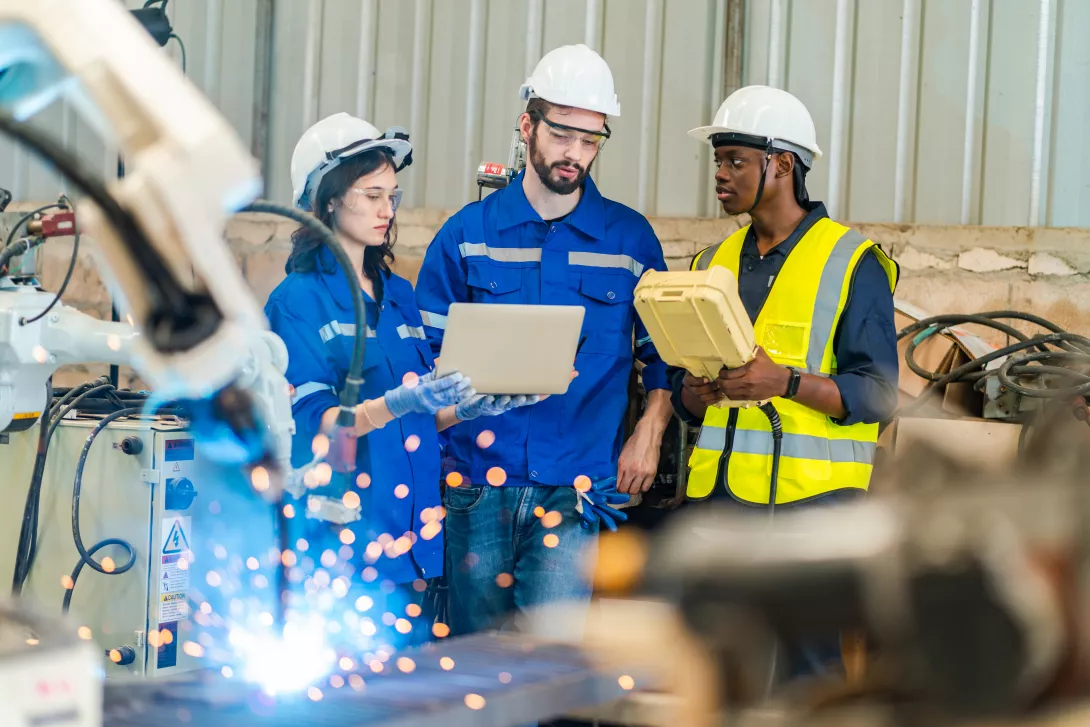 robotic-technician-factory-engineer-inspecting-ma